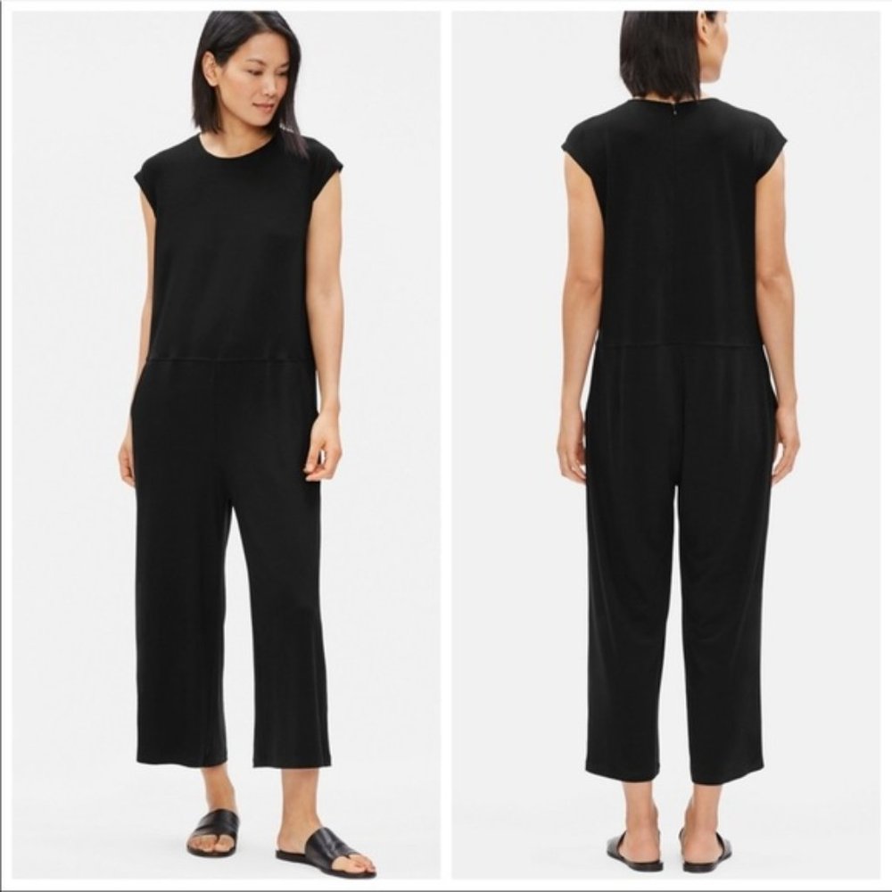 PRICE CUT ALERT - Understated Elegance - Chic Body Skimming Dark Blue Jumpsuit